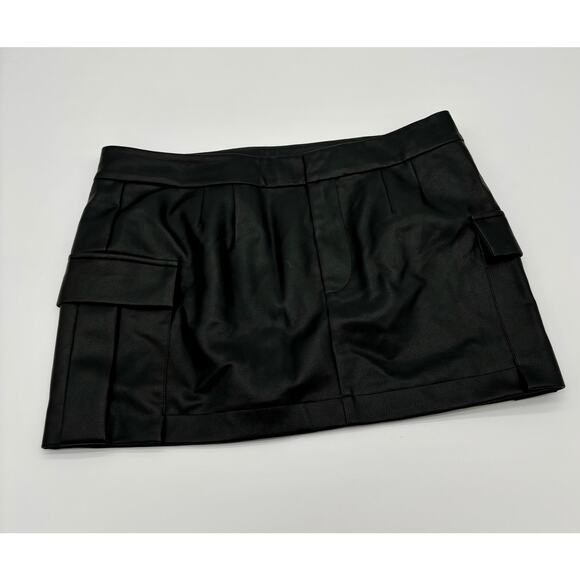 Revolve Super down Faux Leather Mini Skirt Size Small - Picture 1 of 9